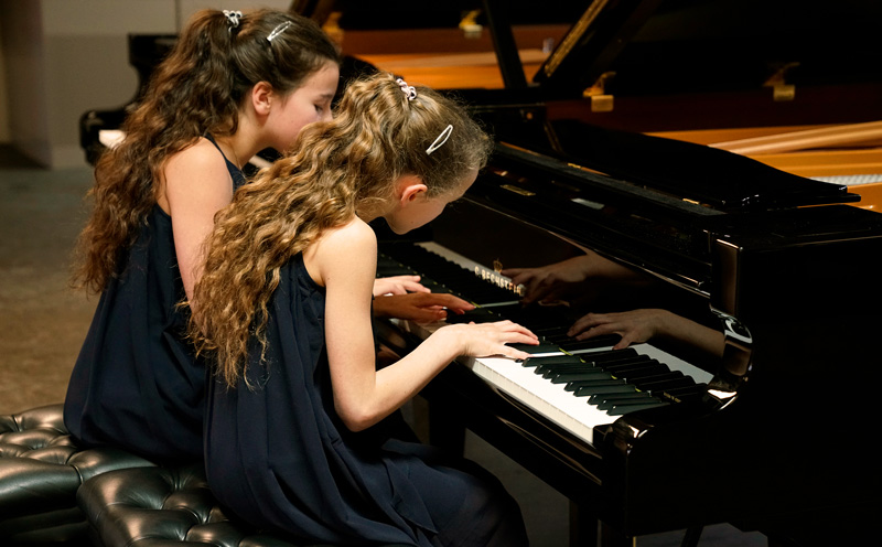 Beaming with pride: Winners of the Carl Bechstein Competition for Children and Youths in Berlin