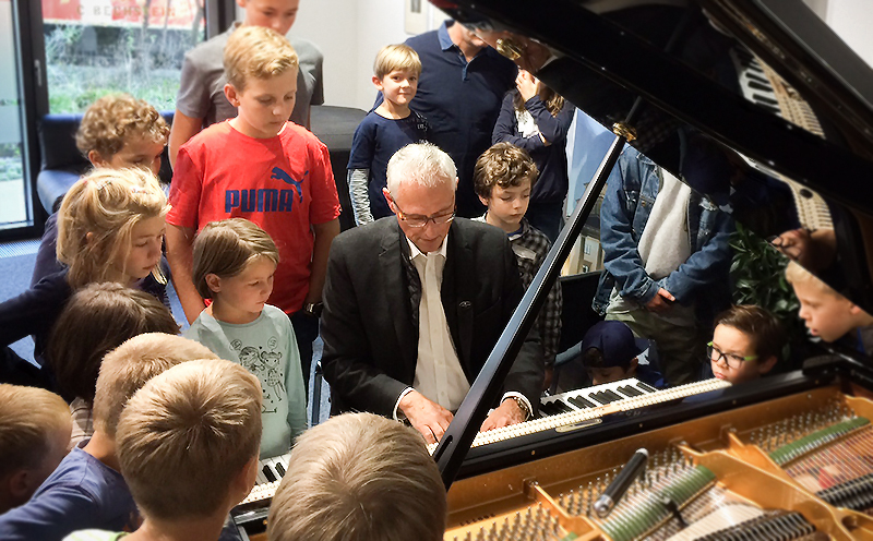 Maus-Türöffnertag bei C. Bechstein