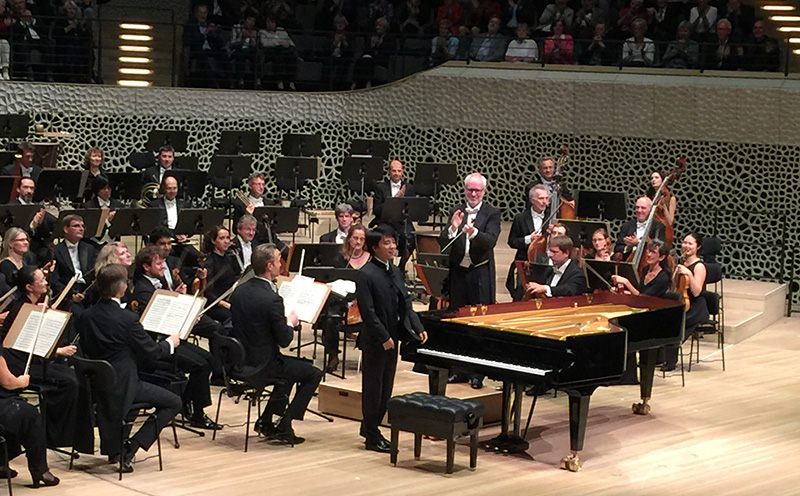 Kit Armstrong und C. Bechstein auf den europäischen Konzertpodien