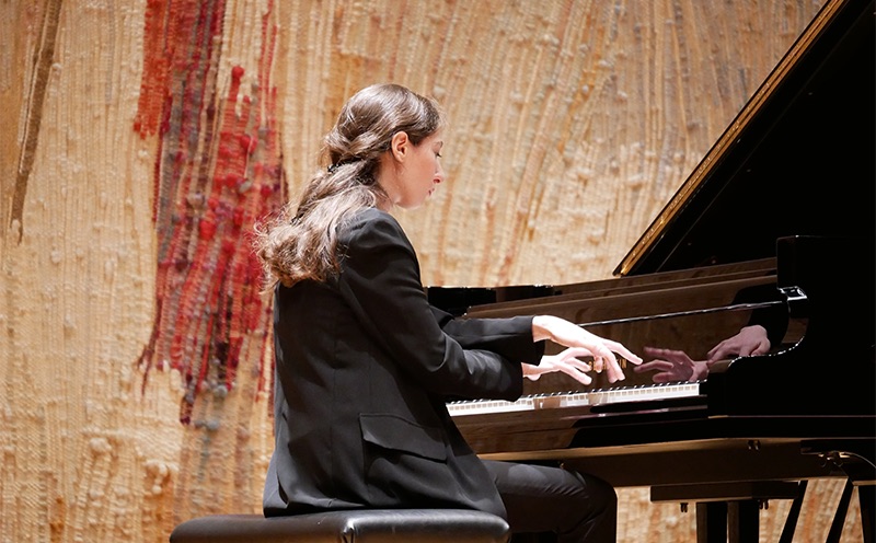 Irma Gigani gewinnt den 1. Bechstein-Bruckner-Wettbewerb Österreich
