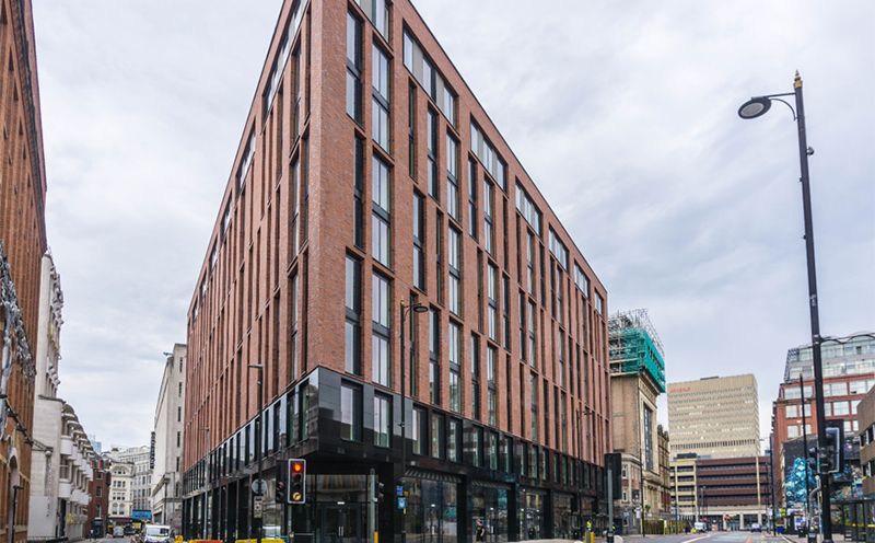 C. Bechstein expands into Manchester