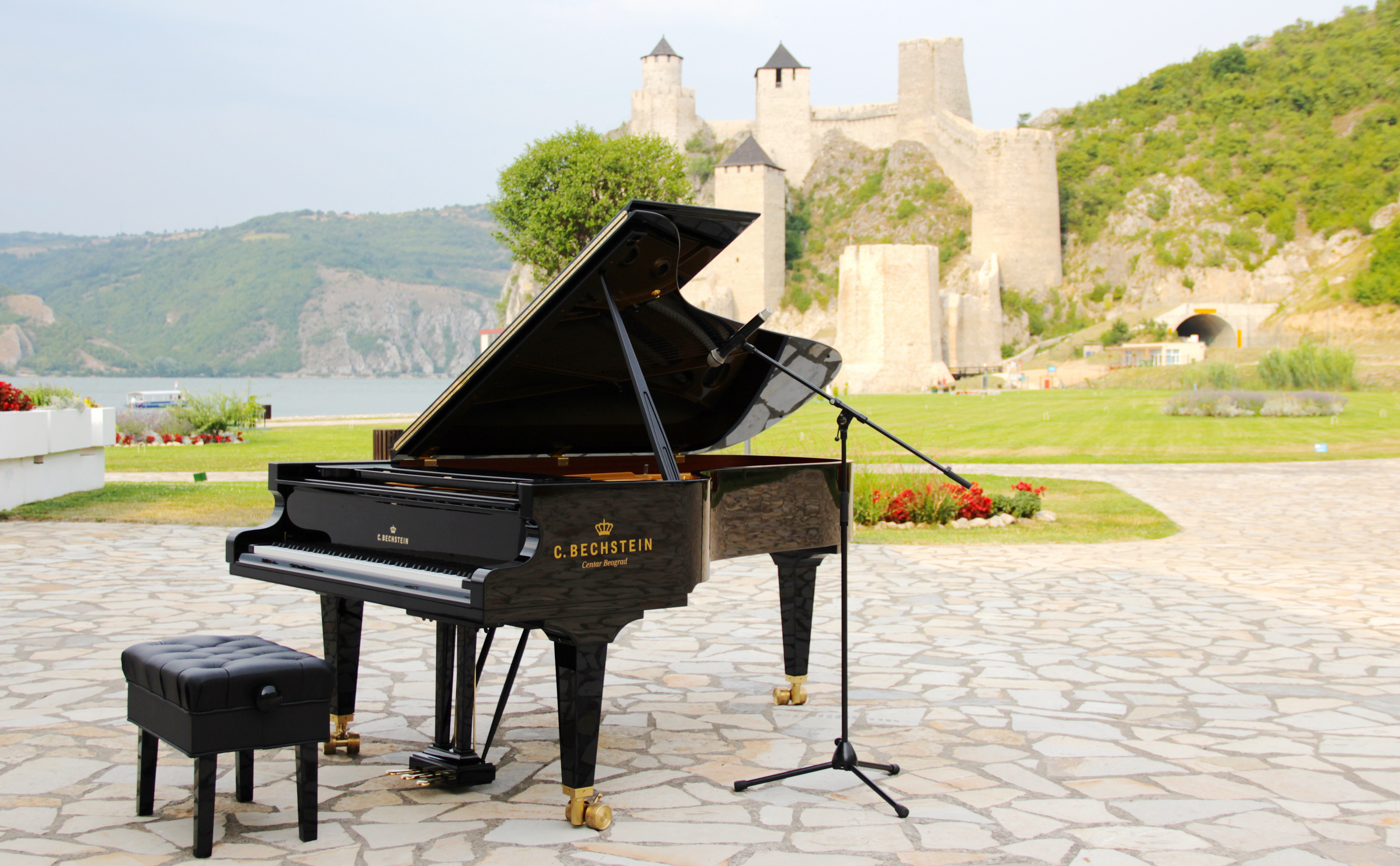 Dobar dan, Serbia! C. Bechstein is a partner of the ArtLink Festival for the first time