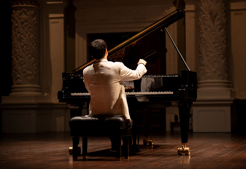 Hans Suh eröffnet C.&nbsp;Bechstein Konzertreihe 2026 in Singapur