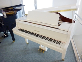 GL-10 (153 cm) weiß poliert - Kawai