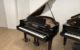 KF-1 (164 cm) schwarz poliert - Kawai