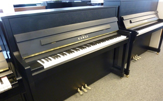 E-200 Sonderedition (114 cm) schwarz satiniert - Kawai