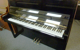 W 114 Tradition schwarz poliert - Wilhelm Schimmel