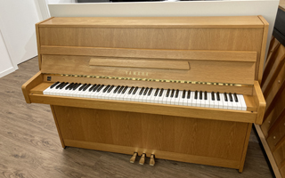 C 108 N Eiche natur - Yamaha