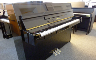 b1 (109 cm) schwarz poliert - Yamaha