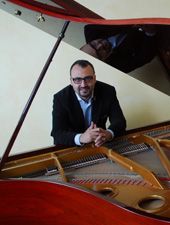 Aristo Khosrobeik | Musikschule Clavina