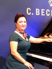 Klavierpädagogin Eva Veit