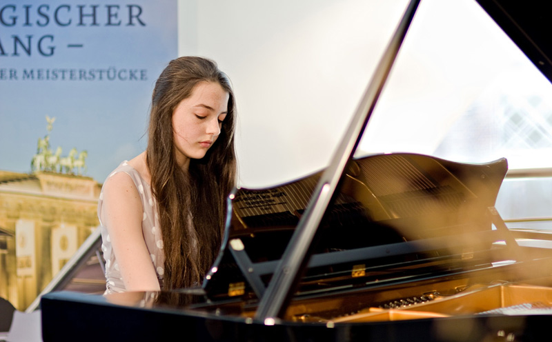 How playing the piano contributes to more success in everyone’s life